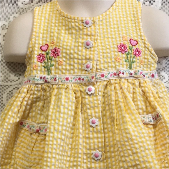 Seersucker Girls Sleeveless yellow and white Dress - Picture 4 of 6